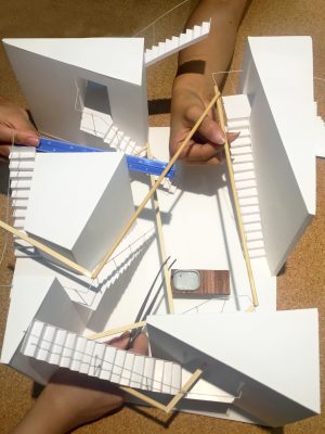 施工前に作った模型。真剣に遊んでいる様子が伺える