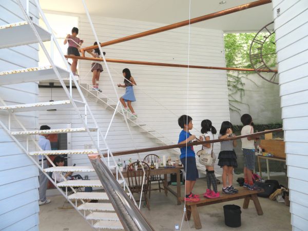 子ども達にとってはとんでもなく楽しい経験だったらしい。取材時、ふと気づくと人数がどんどん増えていたのが印象的