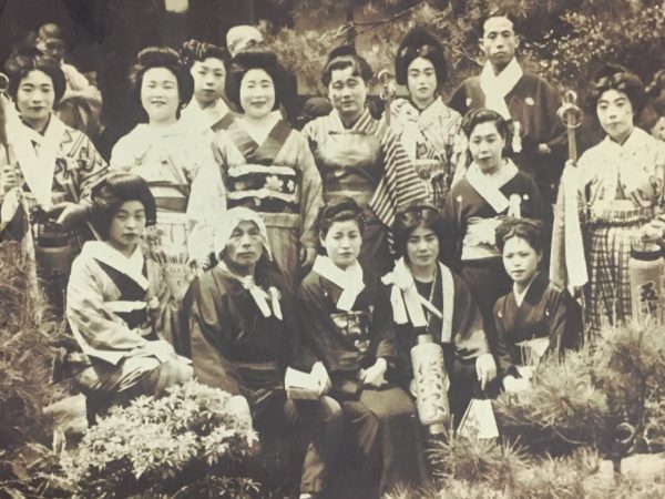 往時の青梅の芸者さんたち