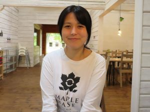 お話をうかがったTAP&SAP代表の井原愛子さん。「様々なイベントの際にボランティアを募集したのですが、活動に協力してくれた方がNPOのメンバーになってくれたりした時は本当に嬉しかったですね。継続的に連絡を取って遊びに来てくれる仲間が増えてきたこともモチベーションを高めてくれますし、少しずつ地域の内外の仲間が増えてきたことが励みになっています」