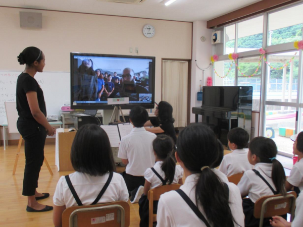 ニュージーランドの小学校とインターネットで英語で会話する