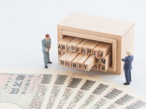 スルガ銀行がスマートデイズ社の顧客に融資した総額は、約1,000億円に上ると言われている