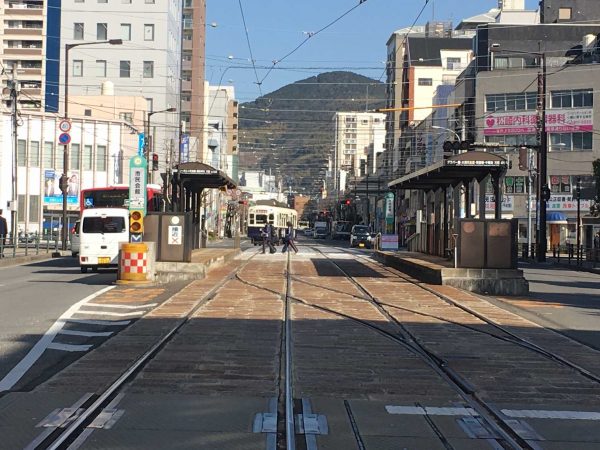 市民の日常生活に欠かせない「足」となっている路面電車