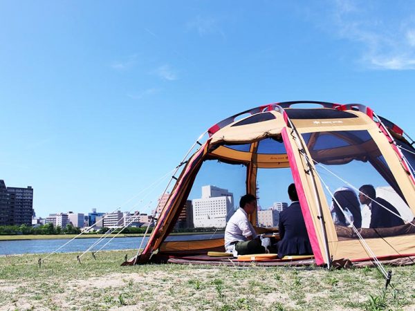 こんな環境での会議、仕事ならいつもと違うアイディアが浮かびそうな気がする