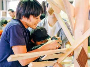 「子どもがワクワクしながら秘密基地をつくるのを見ているとすごく本能的だなと感じます。あの感覚を味わってほしい」(中田さん)<br>シェア工房は月額1,080円のDIY会員オプションを選択すれば利用可能。(工房で作ったものを販売する場合はPRO会員となり1日の利用ごとに3,240円)※ともに税込