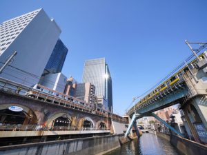 河川の近くに高層ビルもある千代田区では、豪雨による被害が大きくなることが想定される。オフィスなどでも備えが必要だ