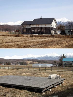 雄大な山を望むロケーション。玄関前ではヤギがくつろいでいる