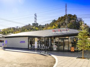 大和ハウス工業が分譲した上郷ネオポリスに新設された野七里テラス。さまざまな意味でこれからの地域の拠点となる場所だ(写真/大和ハウス工業提供)