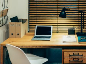 郊外のリモートワークに適した住宅という選択肢も考えられる