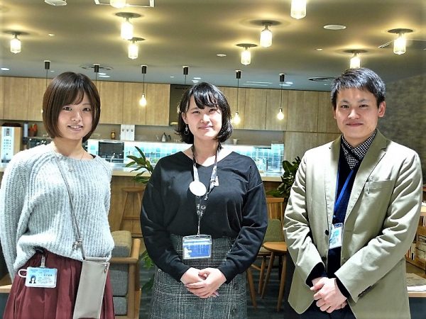 左から細井智美さん、中村彩恵子さん、新川敦也さん。中村さんは、この制度ができる以前から豊島区在住。新川さんと細井さんは、制度設置の説明後にトシマージュとして活動することを決め、実家を離れて豊島区に引越してきたという</BR>(※写真撮影時以外はマスクを着用)