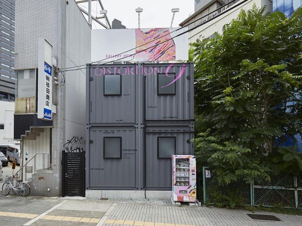 設置や移動が容易なため、大きな土地を取得するまでの暫定的な土地利用が可能