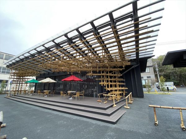 伝統芸能伝承館「森舞台」