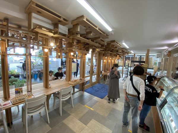 隈研吾氏(写真:宮沢洋、以下も特記以外は同じ)