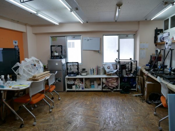 無料メンバー用のスペース。「月20時間の“のわ仕事”」と引き換えに共益費2,000円のみで利用できる