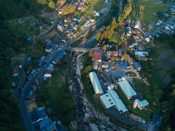 豊かな森林に囲まれた根羽村