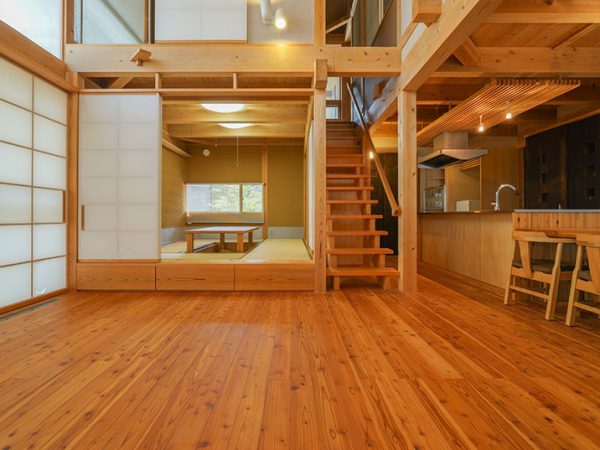 根羽村森林組合が運営する製材工場。林業の発展のため、そして村民の働く場ともなって村の暮らしに貢献する