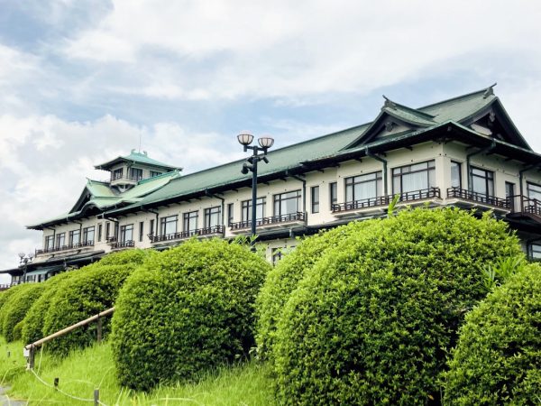 1965~76年の写真。写真手前に写る和風旅館が「常磐館」、その後ろが「蒲郡ホテル」、現在の「蒲郡クラシックホテル」だ(写真提供:蒲郡クラシックホテル)