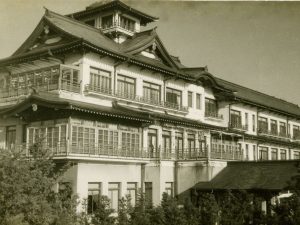 1934(昭和9)年に建設された「蒲郡ホテル」。当時の鉄道省によって国際観光ホテルに認定された第1号だ(写真提供:蒲郡クラシックホテル)