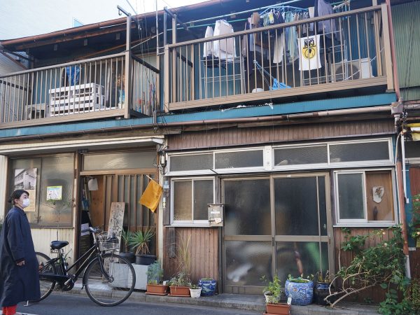 「すみだ向島EXPO 2021」の会場にもなった長屋。補修工事がなされた後、クリエイターが居住する