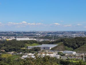 借りて住みたい街ランキングで1位となった「本厚木」駅は、新宿までロマンスカーで45分。市内には七沢温泉郷などもあり、自然も豊か