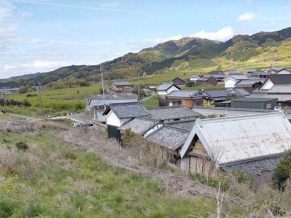 西山塚古墳を上空から見た写真。写真提供:まえだちさとさん