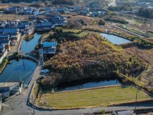 西山塚古墳を上空から見た写真。写真提供:まえだちさとさん