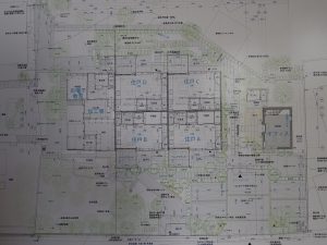 建て替え前の状態。複数の建物が建っていた