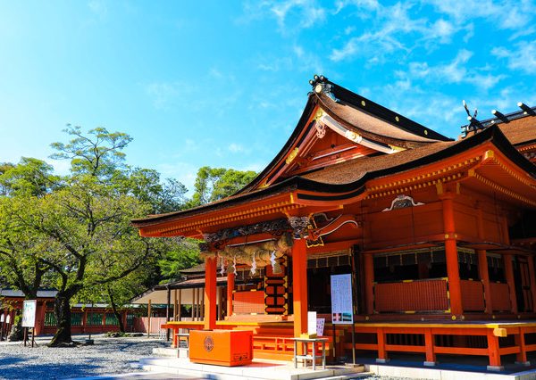 富士山本宮浅間大社の主祭神は木花之佐久夜毘売命(コノハナサクヤヒメノミコト)(別称:浅間大神 あさまのおおかみ)