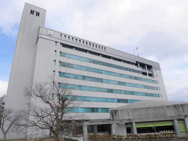 京都府亀岡市では地道に移住検討者の相談・サポートを行い、移住者が増えつつある。自治体の担当者が移住・定住促進施設に宿泊した人をツアーで案内し、街のよいところから悪いところまで何でも話してくれるのだ。