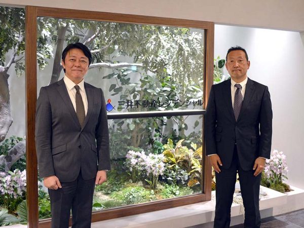 写真右)三井不動産レジデンシャル株式会社 代表取締役社長 嘉村 徹氏</br>
写真左)株式会社LIFULL 代表取締役社長 井上 高志氏