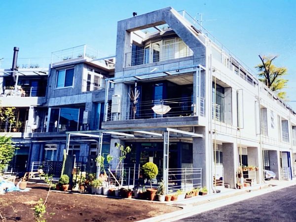 20周年を記念して庭で行われたバーベキュー大会。住民の皆さんに声を聞いた