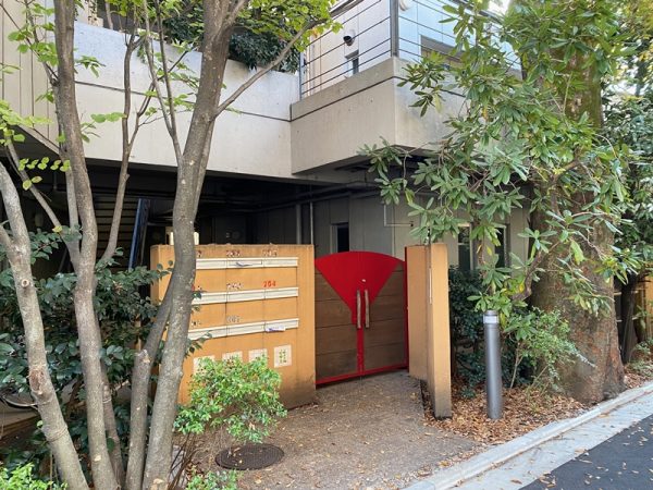 敷地内の圧倒的な緑には訪れる度にびっくりする