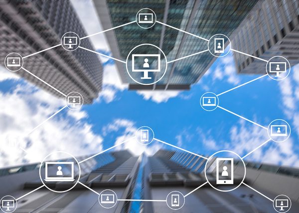 データを鎖(チェーン)のように連結していくことから、ブロックチェーンと呼ばれる