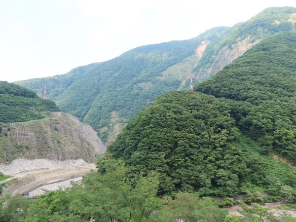 どうしてこの風景が生まれたかの解説。知って見るのと、知らないで見るのでは見え方が異なる