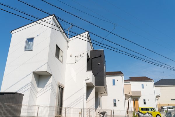 地震保険は地震や火山の噴火、地震による津波などによる損害をカバーする保険である