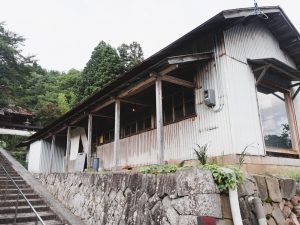 廃材で造った「一揖」は、レセプションになっている