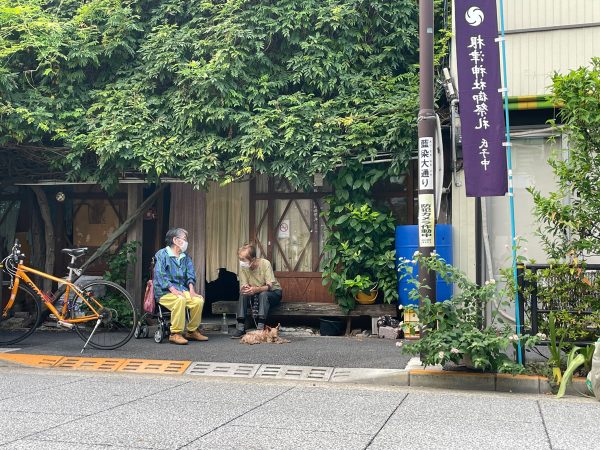 町内住民が行ったストリートウェディング。写真提供:イシワタタツル
