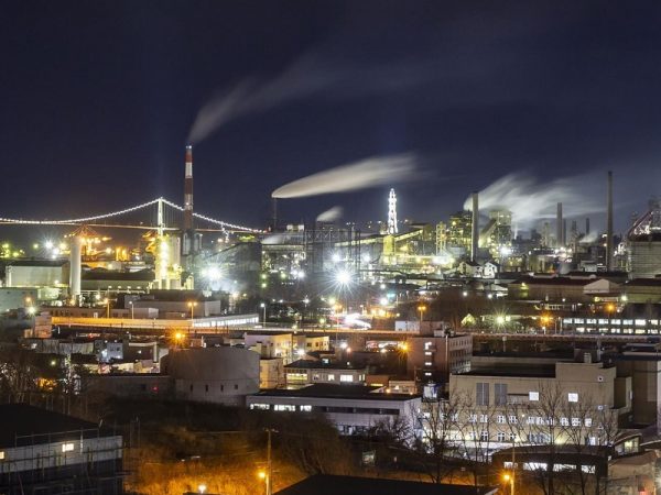 インフラツーリズムの事例として知られる室蘭市の「白鳥大橋」