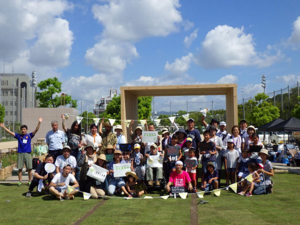 IBARAB@広場で開催される「ひろばかいぎ」では、市民と行政が一緒に広場のあり方を考えている。(画像提供:茨木市)