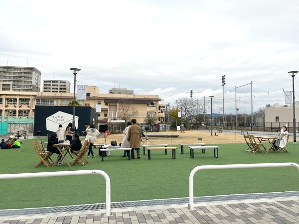 IBARAB@広場で開催される「ひろばかいぎ」では、市民と行政が一緒に広場のあり方を考えている。(画像提供:茨木市)