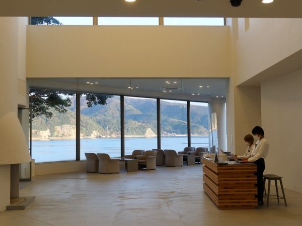 エントランスを入ると広がるのがこの風景。思わず、おおっという声があがる