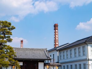 東広島市の西条酒蔵通り。広島大学の本部も東広島市にある