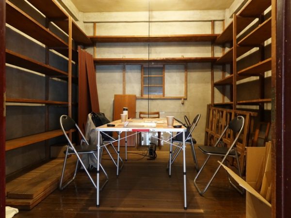 コーヒースタンド側から全体を見たところ。オープニングイベント時の風景(撮影/山室興作)