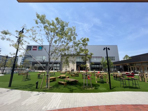 日常の1コマ。「暮らしたのしむ、まちのオープンリビング」というコンセプトを体現