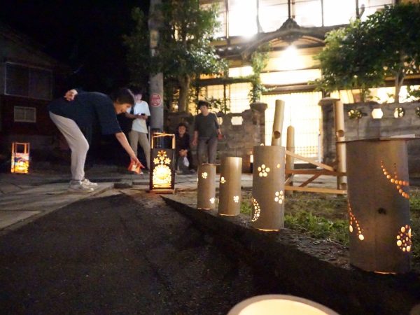 「歴史的建造物を巡るまち歩き」美保関の歴史的建造物(三代家住宅主屋、定秀家住宅、濱延舎(旧濱中屋)、旅館美保館本館、福間館離れ(旧大下舎))を建築士とめぐった