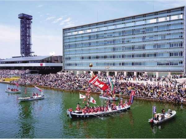 美保神社で行われた「第18回 出雲國神仏霊場合同祭事 世界平和祈願祭」で参進