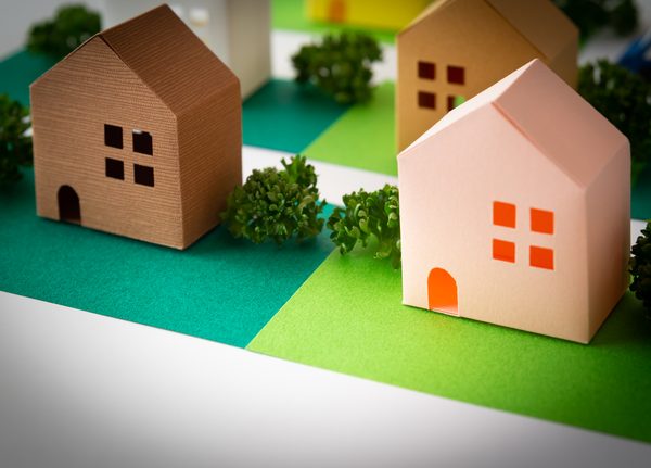 隣地の枝を切る際は、自治体が行っている弁護士の無料相談会等を利用しよう