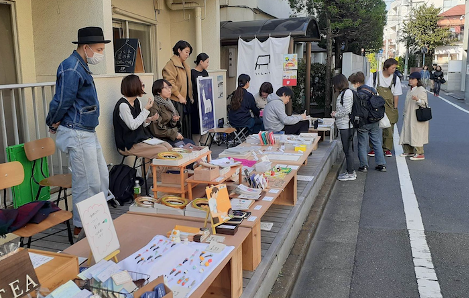 住宅街でフリマをする光景もしばしば見かける