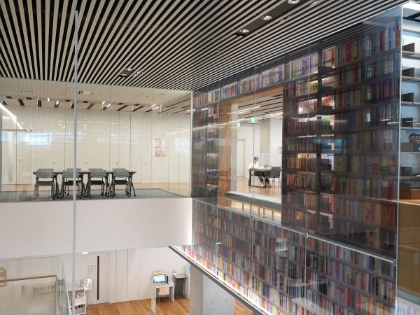 船場図書館、文化芸能劇場、生涯学習センターの入っている複合公共施設