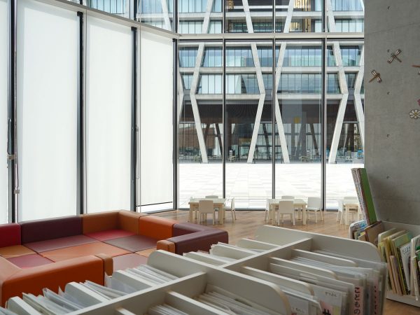 図書館内にある「ラーニング・コモンズ」「AVコモンズ」などの部屋では、一般向けのイベントも開催されている